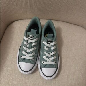 Converse Kids Sneakers in Green and White—NEVER WORN